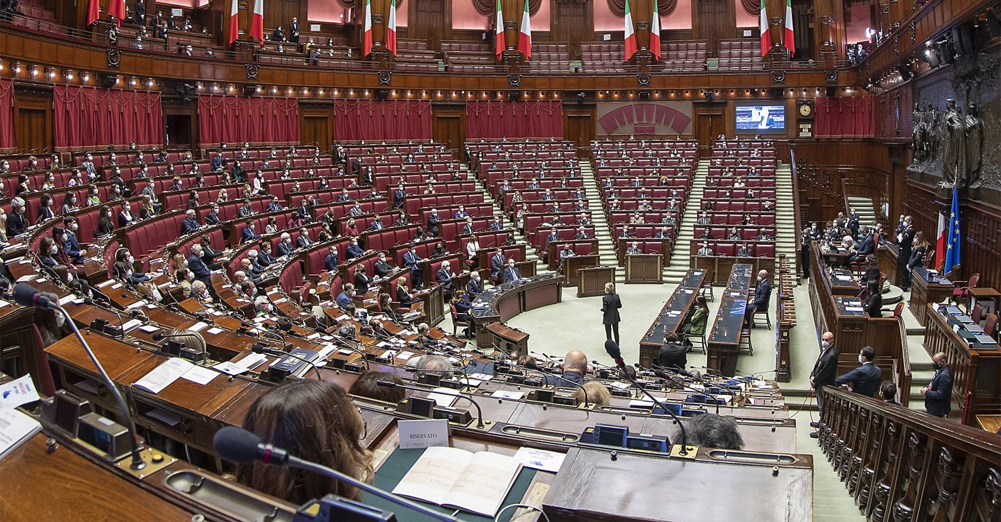 Online i redditi dei parlamentari: Meloni quasi dimezza, Nordio il più ricco